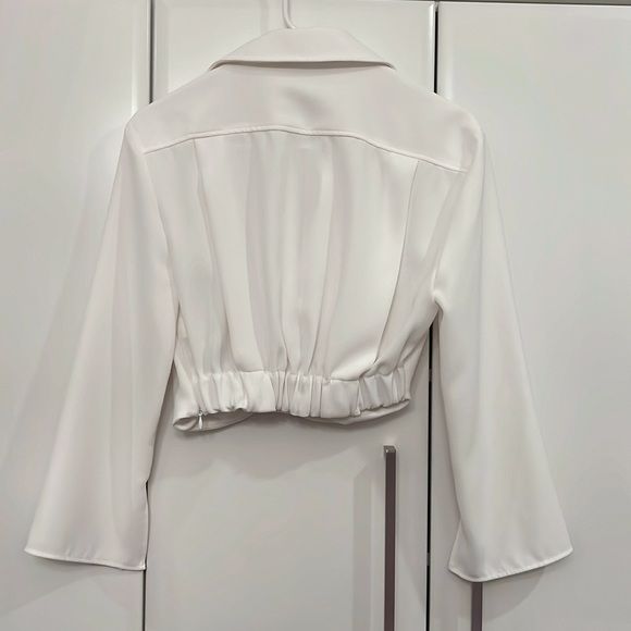 ✨ZARA✨ White Long Sleeves Blouse - Picture 2 of 3